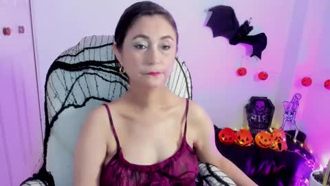 Snapshot of danielahot2 chatting on 10-19-25, 06:03 Daniela online show from 10-19-25, 06:03