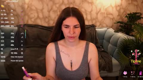 danielareign online show from 11-08-25, 07:19