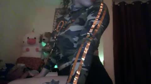 Snapshot of danielatrans662135 chatting on 01-19-25, 12:38 DANIELA online show from 01-19-25, 12:38