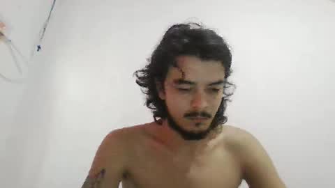 Snapshot of danielhot17 chatting on 09-26-25, 11:03 DANIEL online show from 09-26-25, 11:03