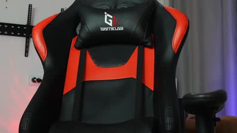 Snapshot of danielkraig_for_u chatting on 02-25-25, 04:24 Daniel Kraig online show from 02-25-25, 04:24