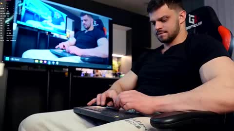 Snapshot of danielkraig_for_u chatting on 02-23-26, 09:23 Daniel Kraig online show from 02-23-26, 09:23