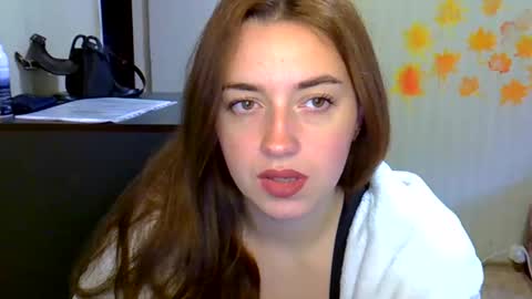 Snapshot of daniella_brunnette_ chatting on 10-20-25, 07:42 Daniella  online show from 10-20-25, 07:42