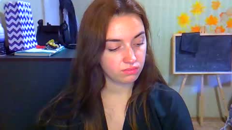 Snapshot of daniella_brunnette_ chatting on 10-22-25, 10:48 Daniella  online show from 10-22-25, 10:48