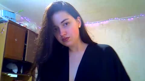 Snapshot of daniella_brunnette_ chatting on 10-27-25, 10:30 Daniella  online show from 10-27-25, 10:30