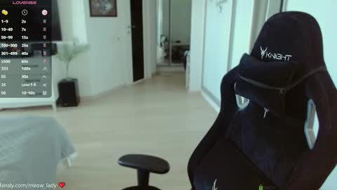 Snapshot of danielle_dunn chatting on 10-20-25, 06:03 Danny online show from 10-20-25, 06:03