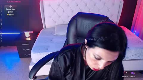 Snapshot of danielle_smithh chatting on 03-07-25, 02:25 Danielle Smith online show from 03-07-25, 02:25