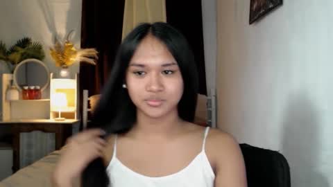 daniellelux online show from 02-10-25, 08:20