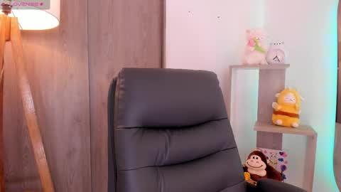 Danielle Rose online show from 10-15-25, 09:37