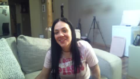 Snapshot of danifunderburg86 chatting on 02-25-25, 03:27 DaniLove online show from 02-25-25, 03:27