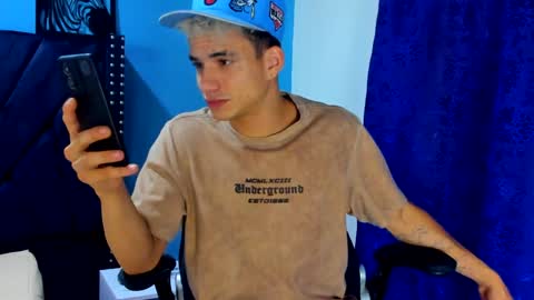 Snapshot of danii_scot chatting on 12-18-24, 04:20 Dani online show from 12-18-24, 04:20