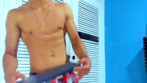 Snapshot of danii_scot chatting on 12-30-24, 10:32 Dani online show from 12-30-24, 10:32