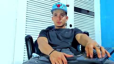 Snapshot of danii_scot chatting on 01-10-25, 04:12 Dani online show from 01-10-25, 04:12
