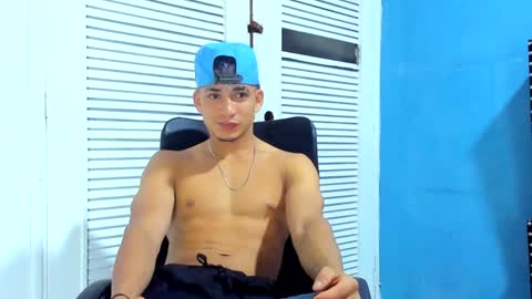 Snapshot of danii_scot chatting on 01-18-25, 04:04 Dani online show from 01-18-25, 04:04