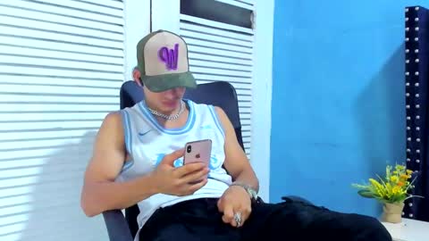 Snapshot of danii_scot chatting on 02-20-25, 04:07 Dani online show from 02-20-25, 04:07