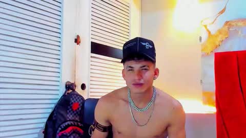 Snapshot of danii_scot chatting on 10-15-25, 04:34 Dani online show from 10-15-25, 04:34