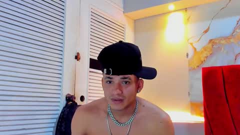 Snapshot of danii_scot chatting on 10-16-25, 04:24 Dani online show from 10-16-25, 04:24