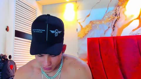 Snapshot of danii_scot chatting on 10-17-25, 04:59 Dani online show from 10-17-25, 04:59