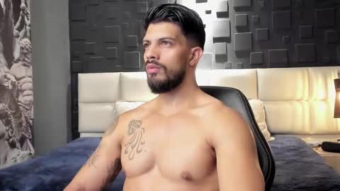 Snapshot of dann_saenz chatting on 01-11-25, 01:11 Dann saenz online show from 01-11-25, 01:11