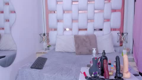 Snapshot of danna_flame chatting on 11-04-25, 01:21 Danna Flame online show from 11-04-25, 01:21