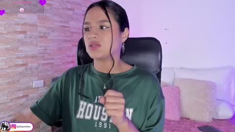 Snapshot of danna_gomez19 chatting on 02-19-26, 12:17 Sofia online show from 02-19-26, 12:17