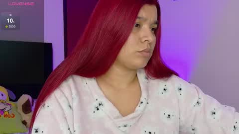 Snapshot of danna_luu chatting on 07-16-26, 03:23 Danna online show from 07-16-26, 03:23