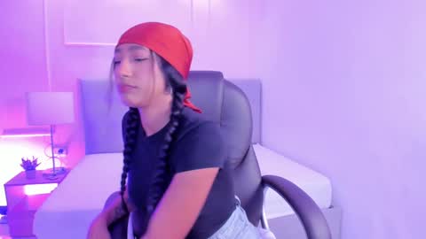 danna_palmeth online show from 10-14-25, 08:09