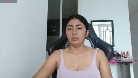 Danna online show from 11-17-25, 03:07