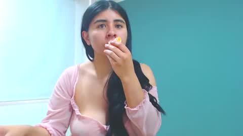 Snapshot of danna_rouses_ chatting on 11-24-25, 02:50 dannarouses online show from 11-24-25, 02:50