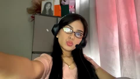 Snapshot of dannachalow chatting on 02-19-26, 05:58 Kerry online show from 02-19-26, 05:58