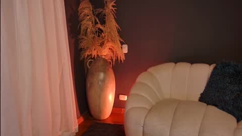 Snapshot of dannalut chatting on 01-11-25, 04:38 Danna online show from 01-11-25, 04:38