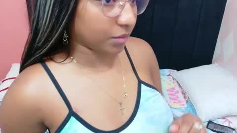 Snapshot of dannamanson_ chatting on 02-21-26, 04:08 Danna online show from 02-21-26, 04:08