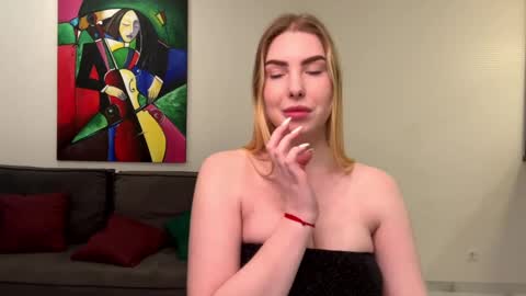 dannamissss online show from 12-18-24, 12:32