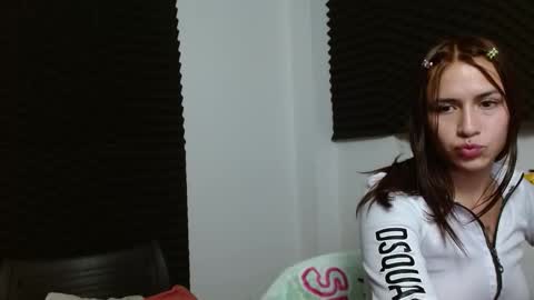Snapshot of dannamomcerrat chatting on 12-20-24, 05:25 dannamomcerrat online show from 12-20-24, 05:25