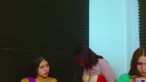 Snapshot of dannamomcerrat chatting on 01-17-25, 06:36 dannamomcerrat online show from 01-17-25, 06:36