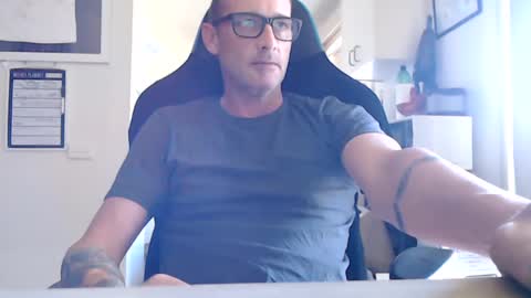 Snapshot of dannozdirekt chatting on 02-27-25, 05:02 dannozdirekt online show from 02-27-25, 05:02