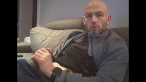 Snapshot of danny81boy chatting on 02-18-25, 04:48 danny81boy online show from 02-18-25, 04:48