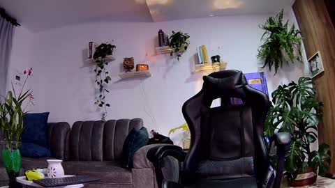 Dante online show from 01-25-25, 01:10