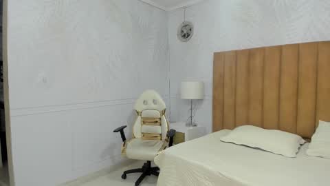 Daphne online show from 01-19-25, 05:28