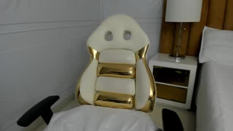 Daphne online show from 02-19-25, 05:27