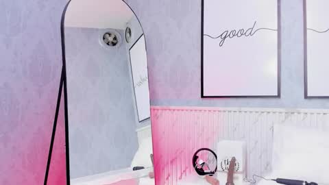 Daphne online show from 09-10-25, 02:11