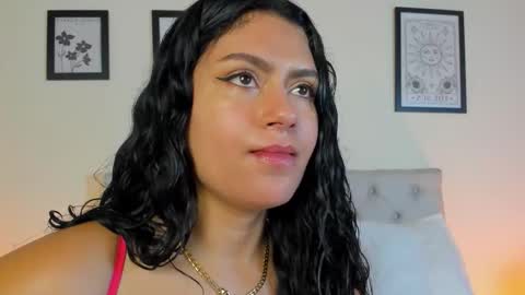 Antonella Mora online show from 12-17-25, 12:22