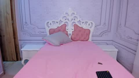 Daphne  online show from 03-04-25, 08:46