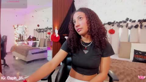 Snapshot of daphnne_tay chatting on 10-22-25, 07:46 dhapnne online show from 10-22-25, 07:46