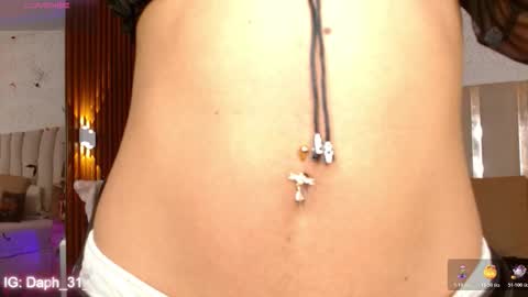 Snapshot of daphnne_tay chatting on 11-06-25, 03:29 dhapnne online show from 11-06-25, 03:29