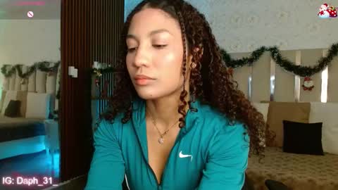 Snapshot of daphnne_tay chatting on 11-20-25, 04:01 dhapnne online show from 11-20-25, 04:01