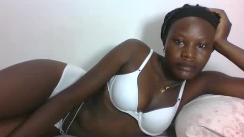 Snapshot of darberry21 chatting on 01-13-26, 05:46 ESTHER online show from 01-13-26, 05:46