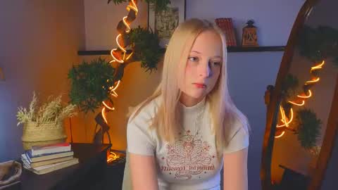 Kami online show from 10-19-25, 04:13