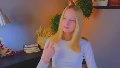 Kami online show from 11-10-25, 02:43