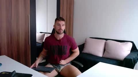 darius_94 online show from 10-07-25, 08:11